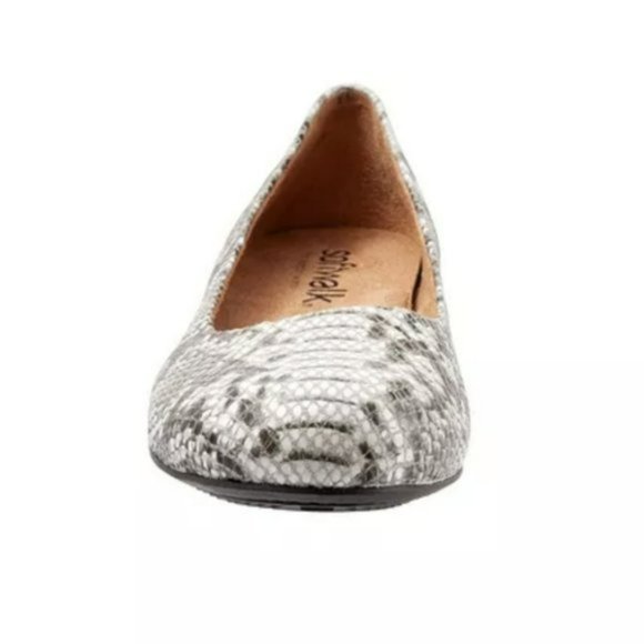 Softwalk Sonoma Flat Snake Grey - Picture 5 of 11